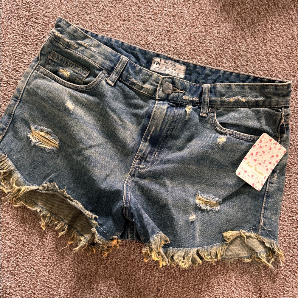 Free People Ripped Cutoff Shorts – Dark Wash (NWT) Size 29